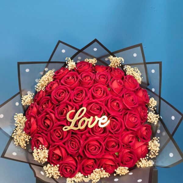 Love Yazılı Yapay Kırmızı Gül Buketi