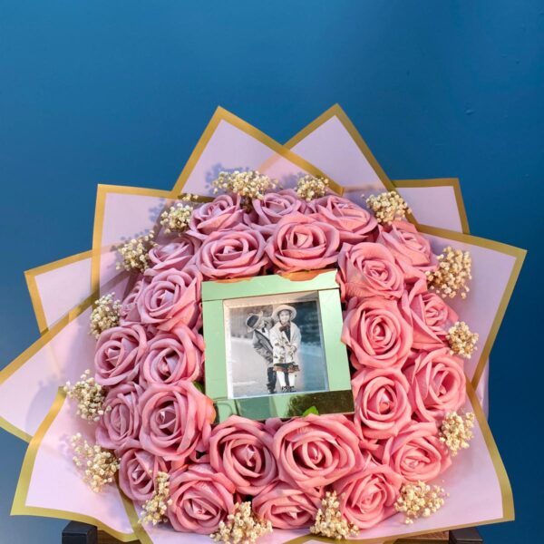 Pembe Fotoğraf Çerçeveli Yapay Gül Buketi